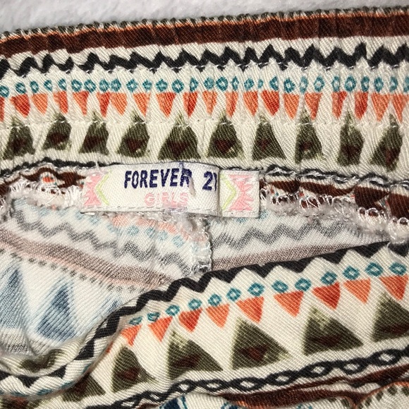 FORVER 21 Girls tribal print shorts - Picture 3 of 3